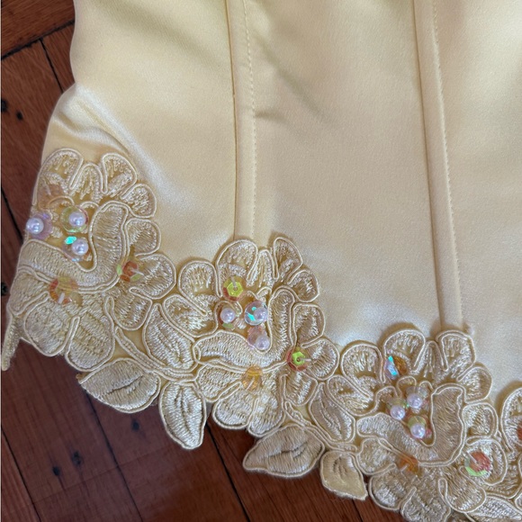 NWOT Vintage Yellow Lace Trim Corset Top - Picture 3 of 7